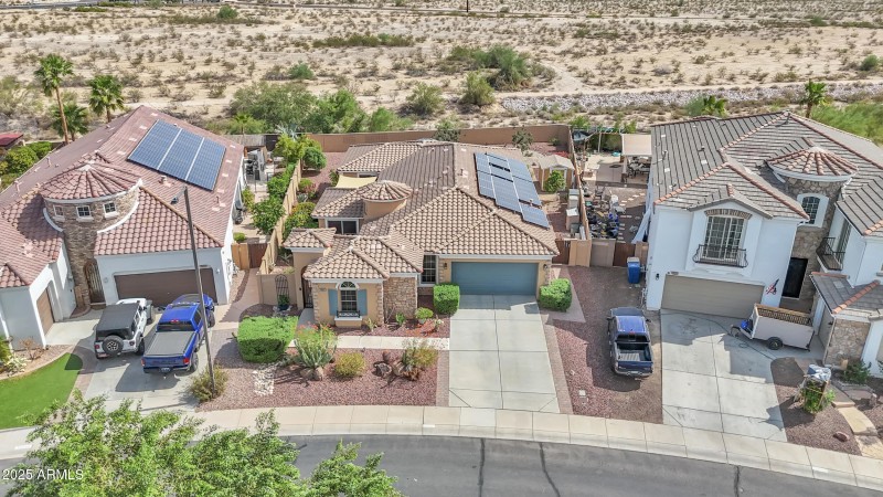 No neighbors behind!