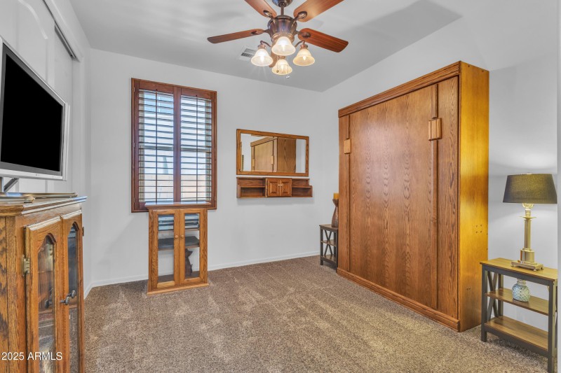 Guest bed 2 Murphy bed included