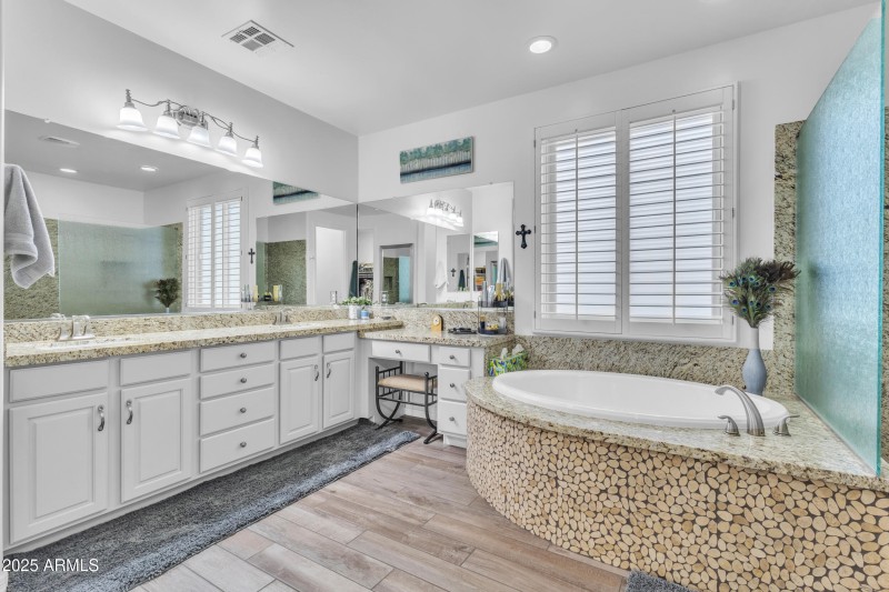 Upgraded primary bath