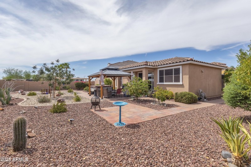 Beautiful Backyard Lanscaping