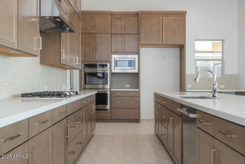 Tri Pointe Blossom Rock 516 - Kitchen-2M