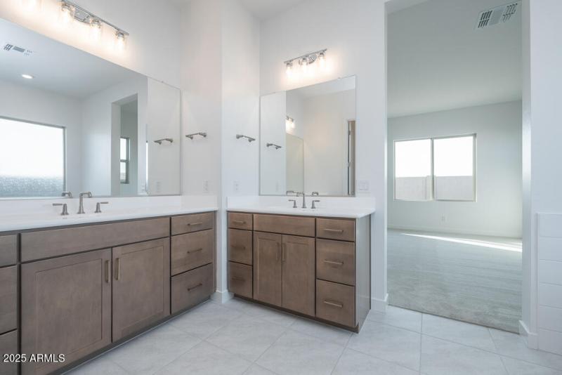 Tri Pointe Blossom Rock 516 - Primary Ba