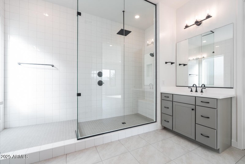 Tri Pointe Blossom Rock 554 - Primary Ba