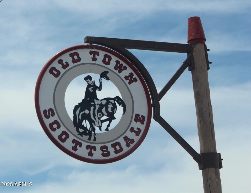 Old Town Scotts. just mins away!