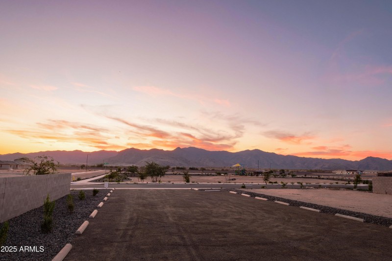 COMMUNITY MOUNTAIN VIEWS