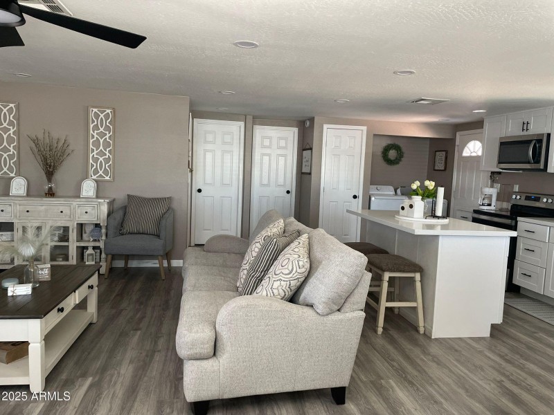 sala y cocina desde otra vista