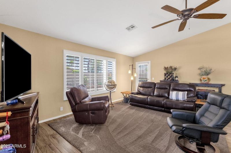 27-web-or-mls-16791-n-86th-dr