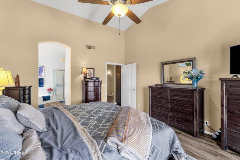 31-web-or-mls-16791-n-86th-dr