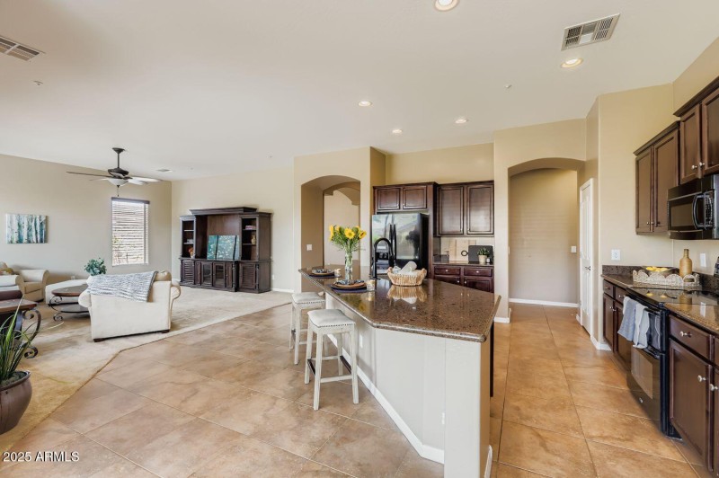 Open Kitchen with Breakfast Bar