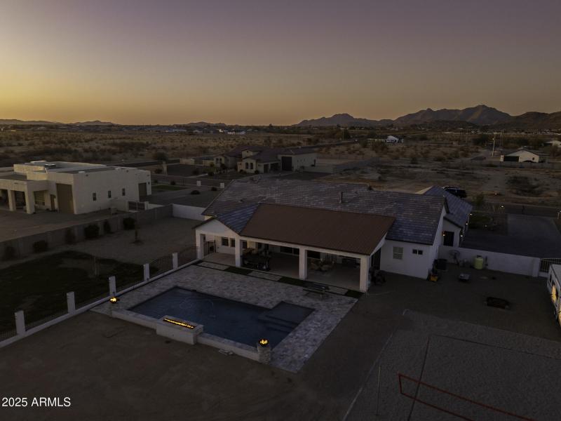 UAS Twilight Back Right