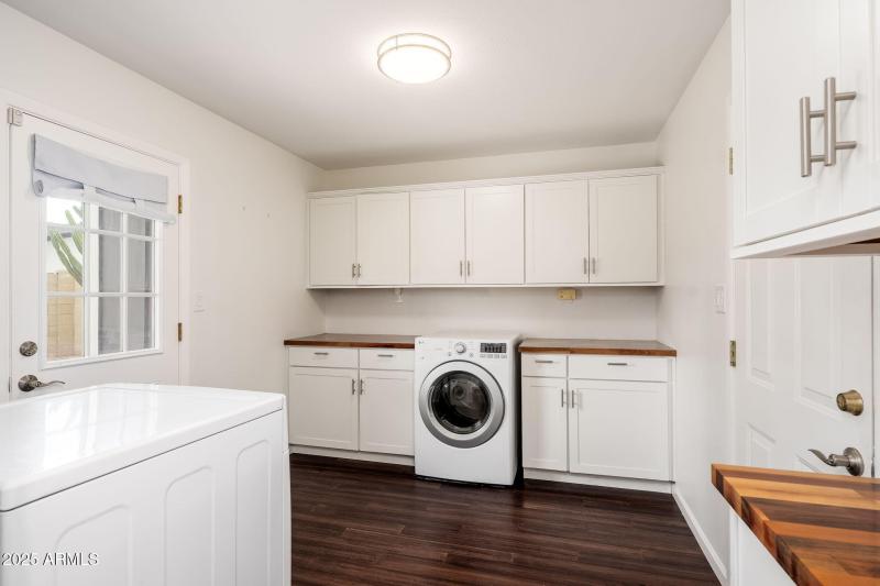 4507 N 82nd St - 22