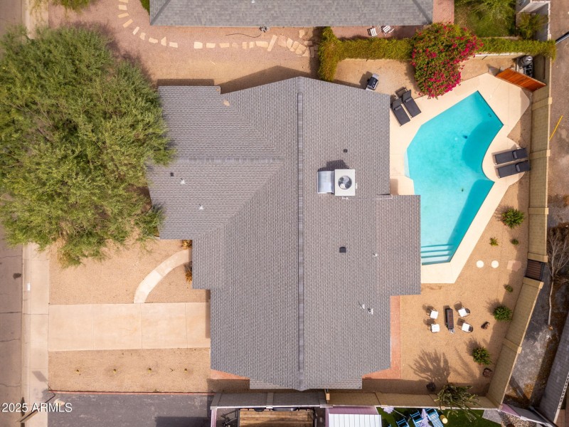 4507 N 82nd St - 44