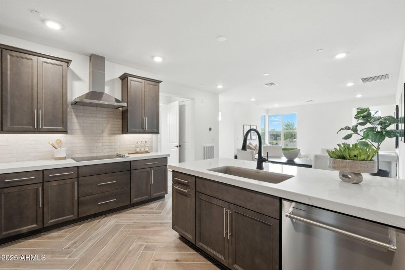 Kitchen w Ample Storage