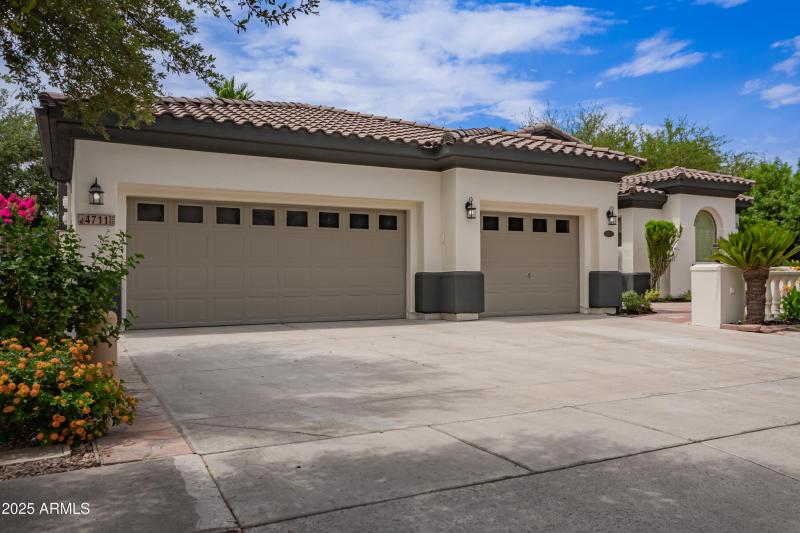 683c77_03 - Buckboard