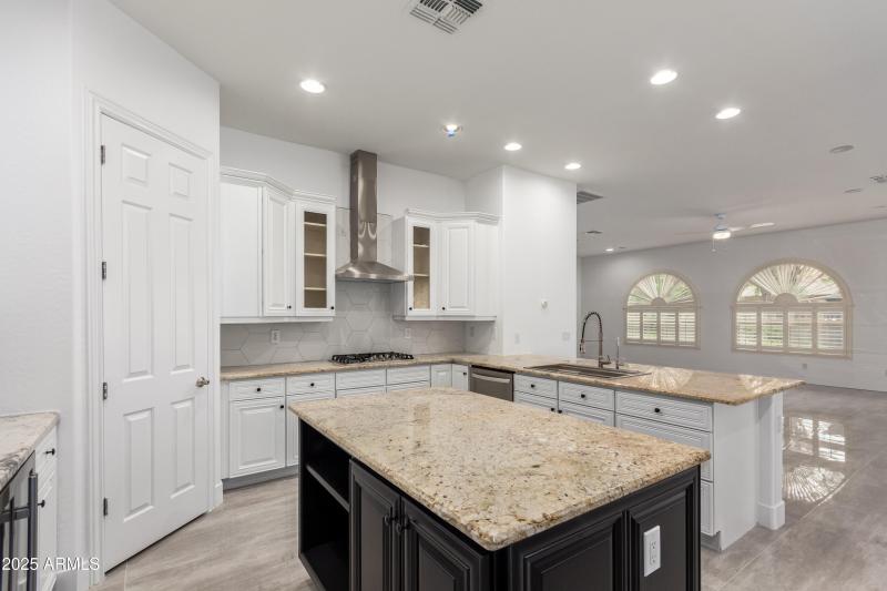 683c77_17 - Buckboard