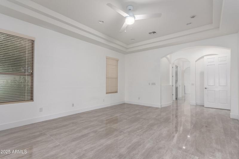 683c77_21 - Buckboard