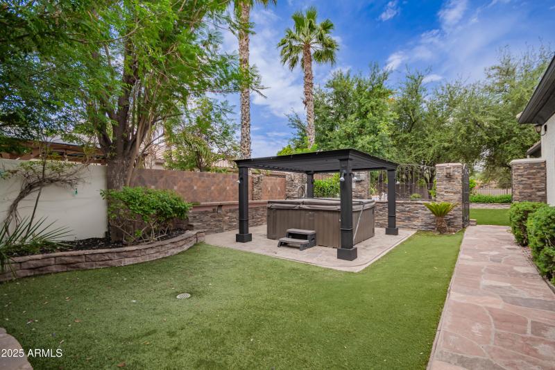 683c77_43 - Buckboard