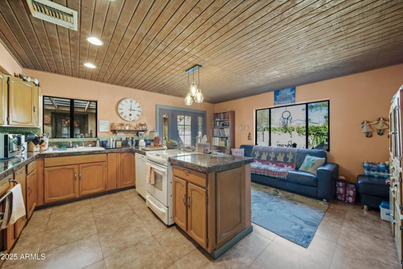 101 S Mesquite St 00014