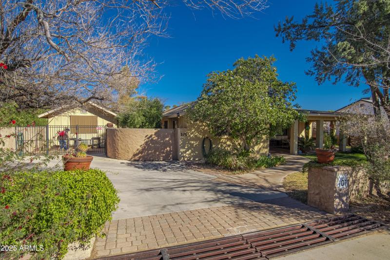 101 S Mesquite St 00049