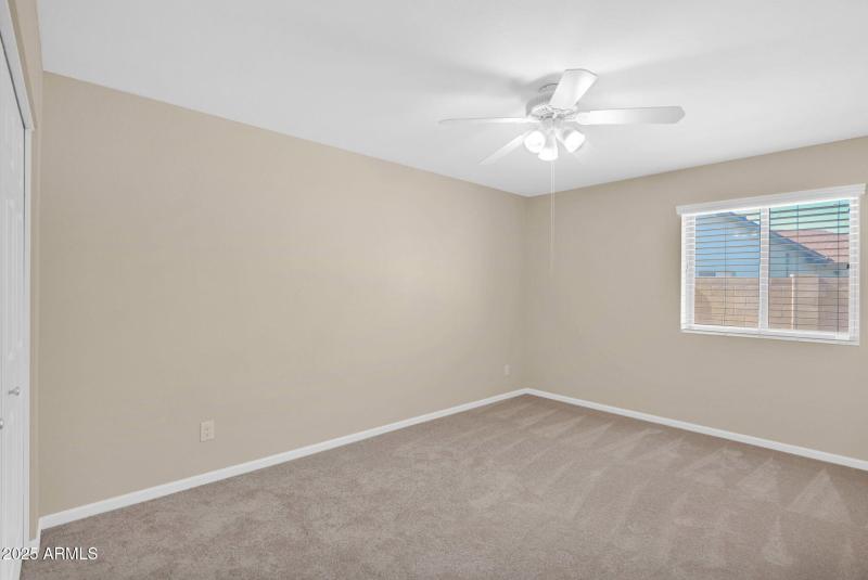 23-web-or-mls-P1281872