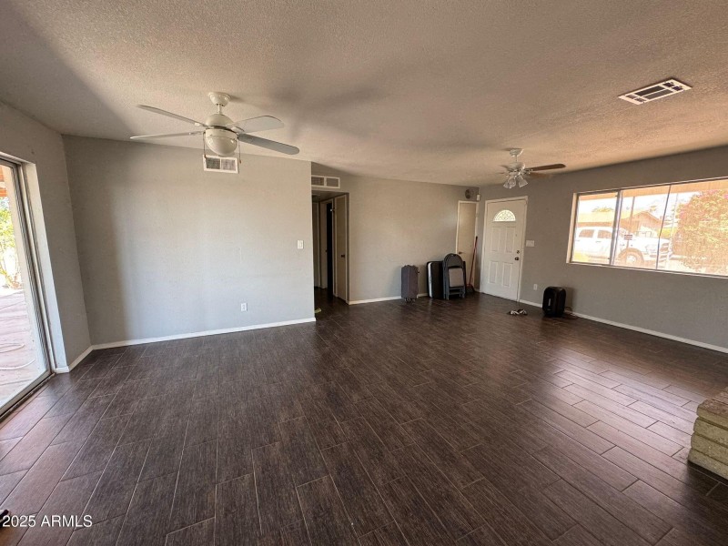 26eb92e3-5f4a-44c7-a47b-74ec21410836