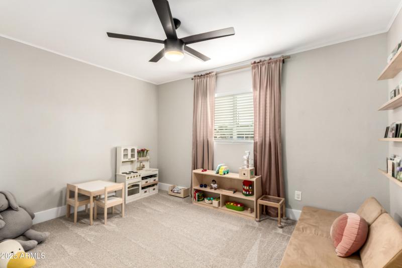 33rd guest room 3