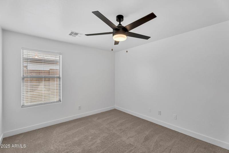 22-web-or-mls-Agrarian Hills-21