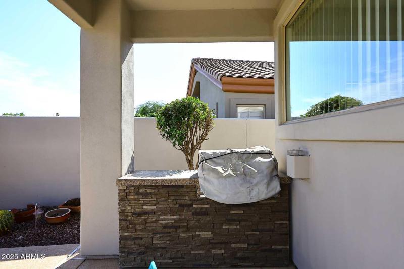 Covered Patio-BBQ Grill