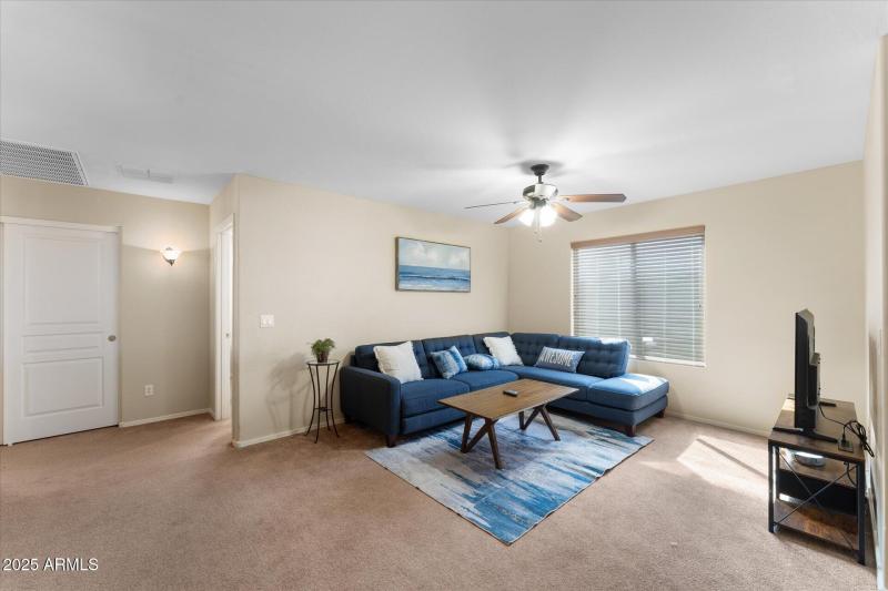 24-024-upstairs-family-room