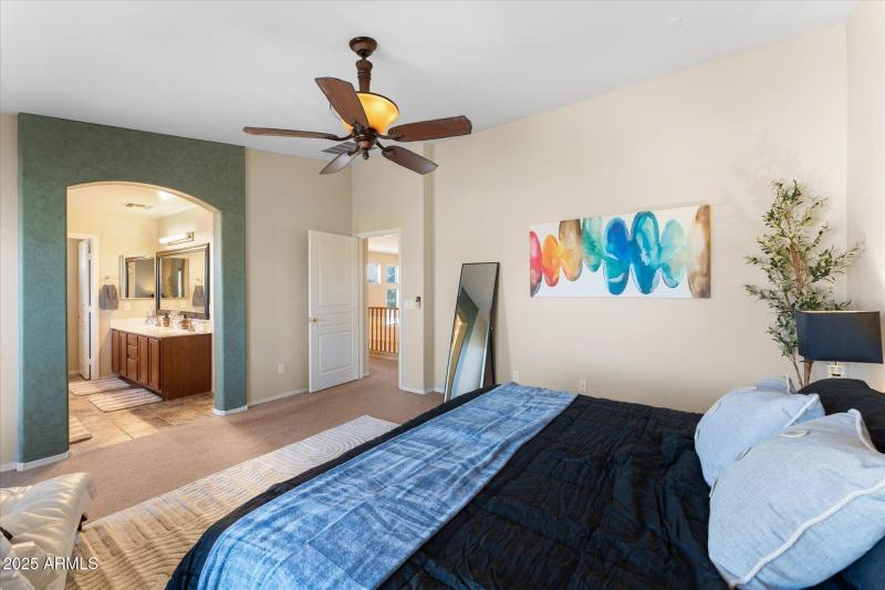 30-030-primary-bedroom