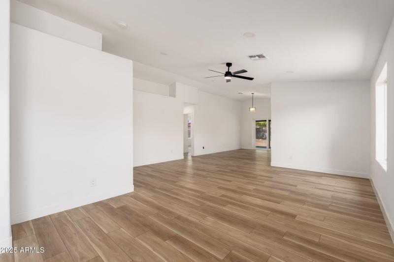 4545 N 67th Ave UNIT 1165 - 04