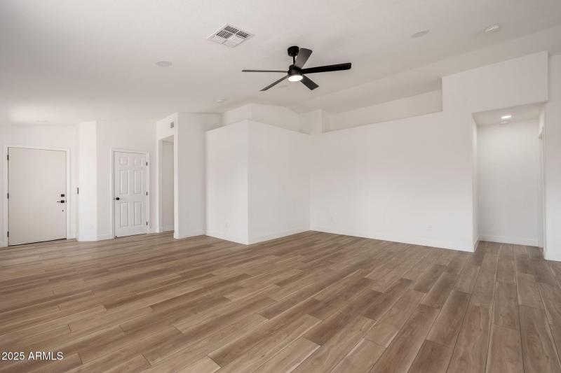 4545 N 67th Ave UNIT 1165 - 05