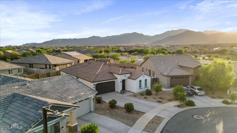 03-18879 W Cholla St