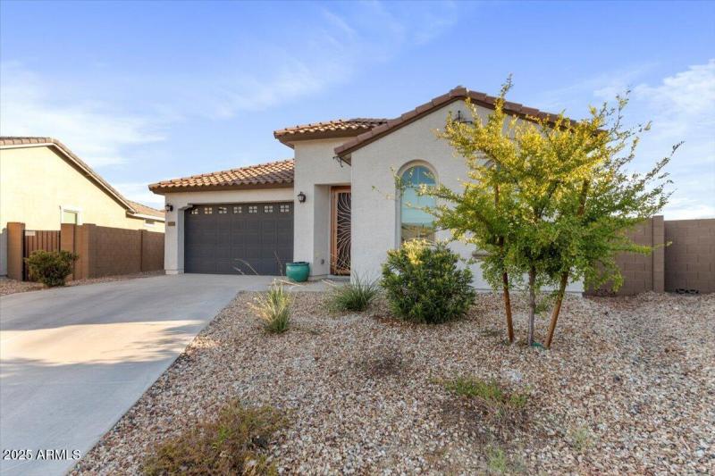 09-18879 W Cholla St