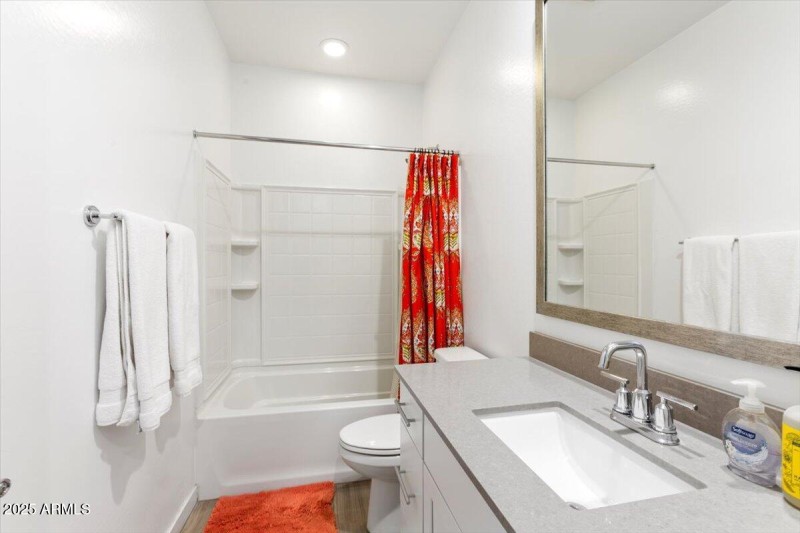 12-18879 W Cholla St