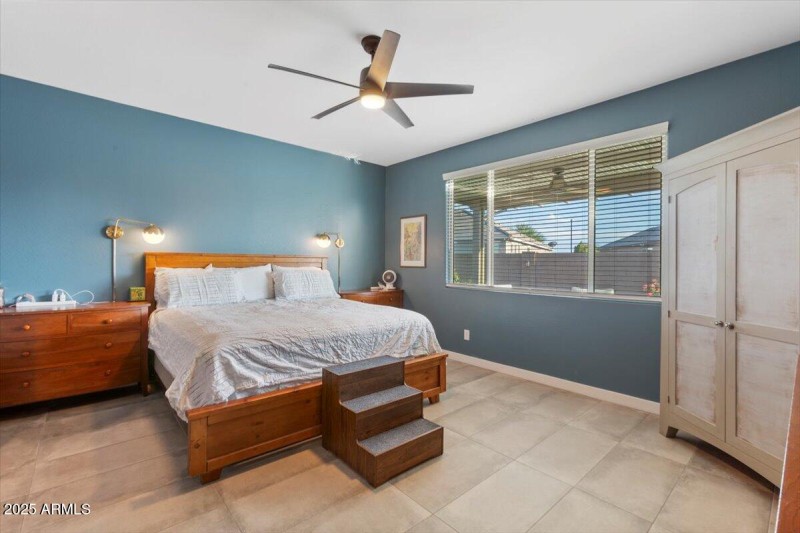 22-18879 W Cholla St