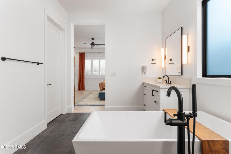 PropertyImageCo_4007N34thSt_WEB-28