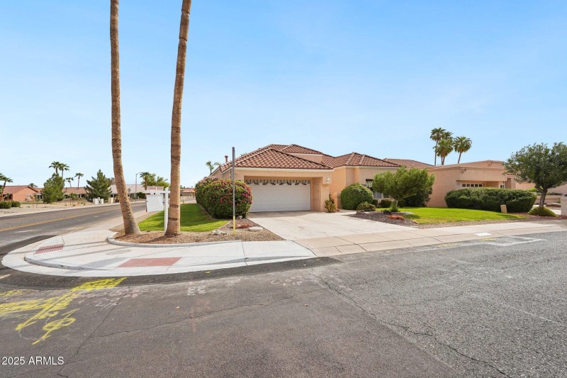 6-web-or-mls-W Desert Glen Dr-S0409-006