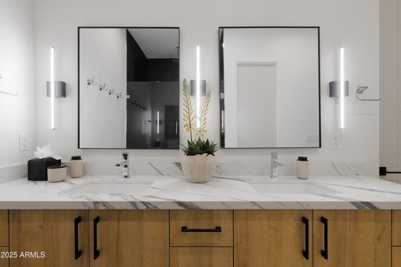 PropertyImageCo_4707N73rdSt_WEB-21