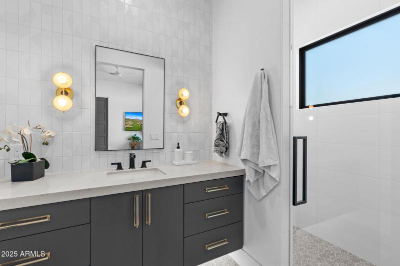 Guest Room Ensuite 1