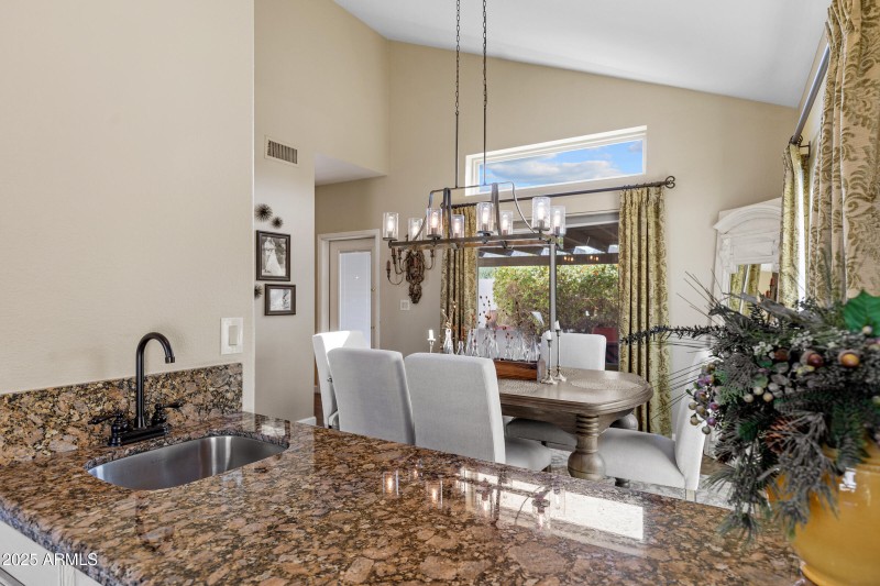 Wet bar in formal dining/livng areas