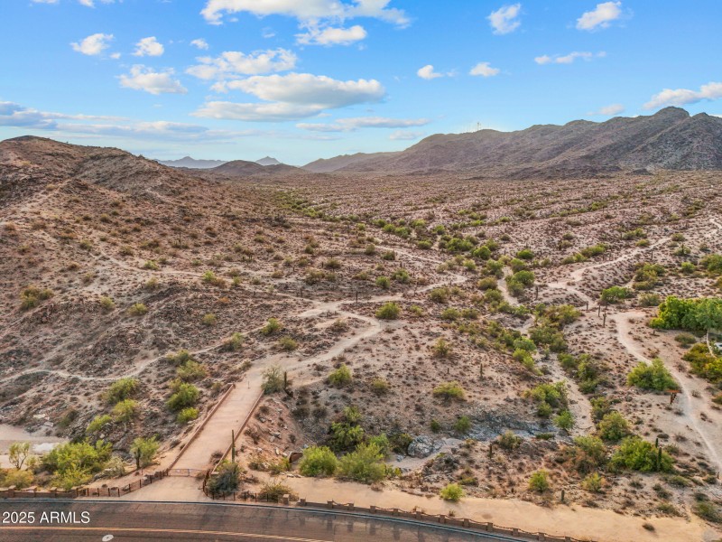 Warpaint trail head behind the home