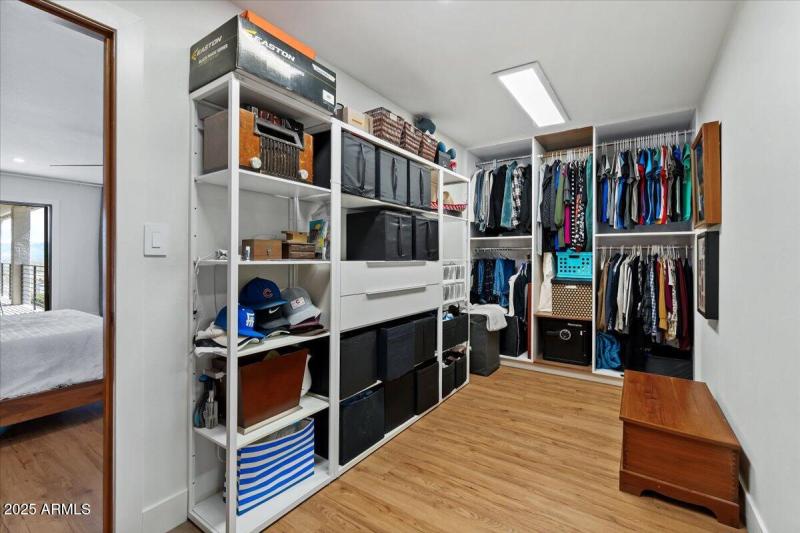 32-Primary closet