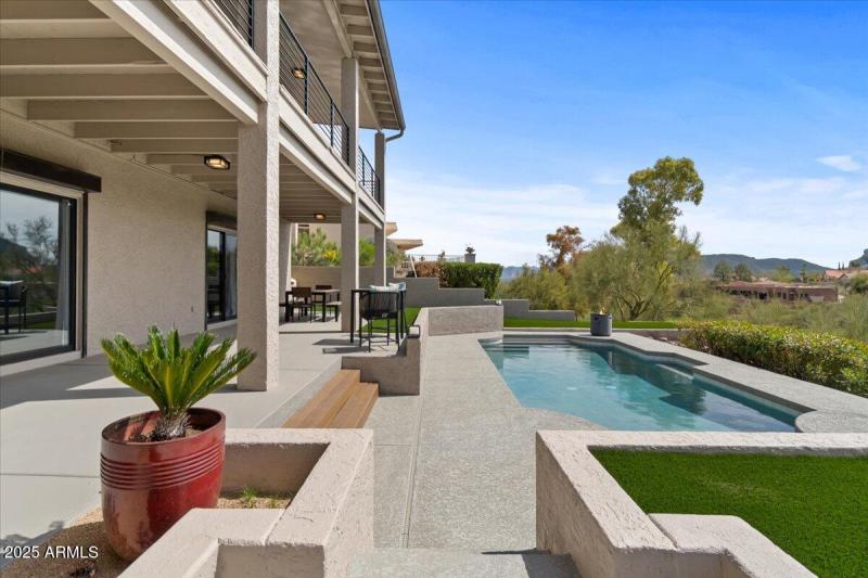 60-Back yard & pool