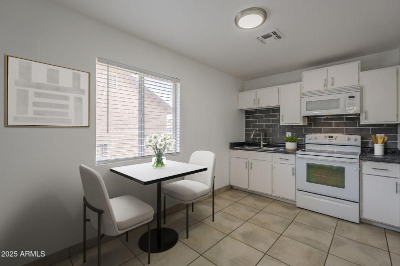 24-web-or-mls-Christy-10 (Kitchen and Di