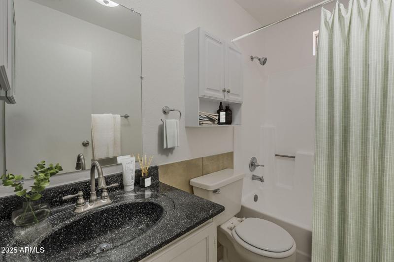 30-web-or-mls-Christy-16 (Primary Bathro