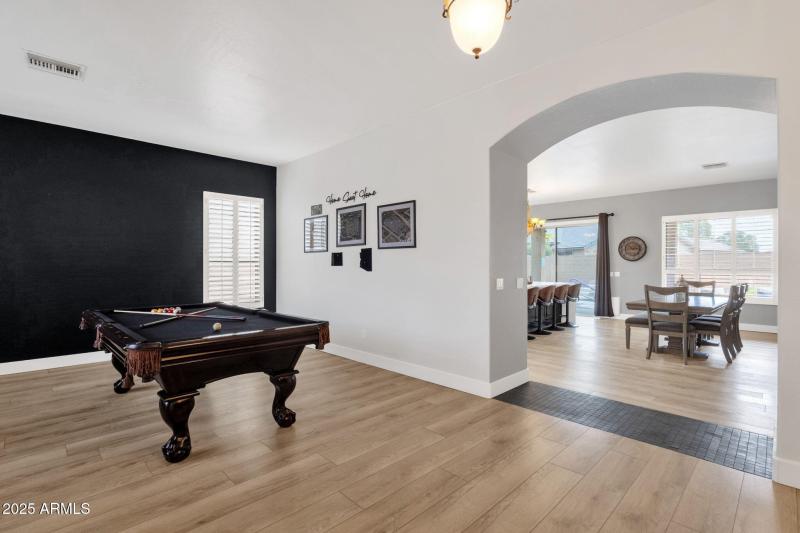 10-web-or-mls-17719-n-67th-ln