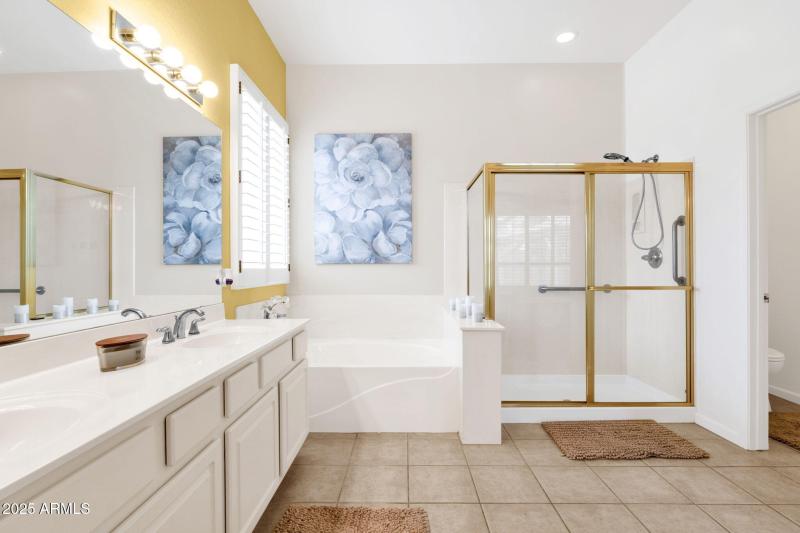 30-web-or-mls-17719-n-67th-ln