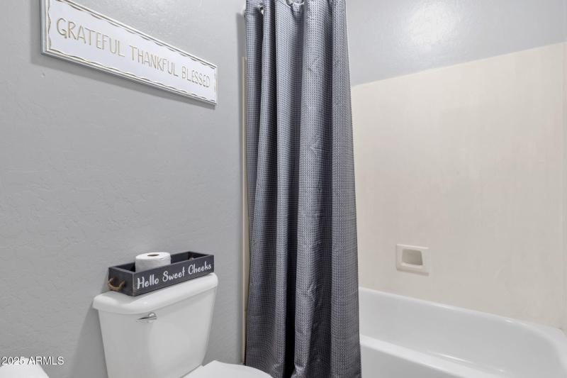 23-web-or-mls-17719-n-67th-ln