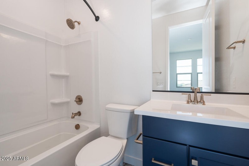 Tri Pointe Waterston Central 467 - Bathr